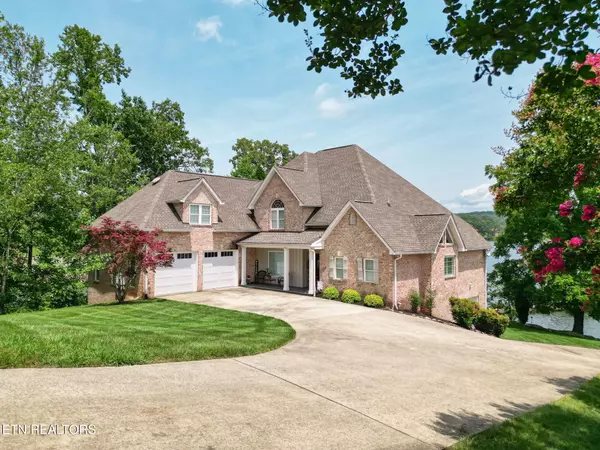 231 Holiday Point DR, Spring City, TN 37381