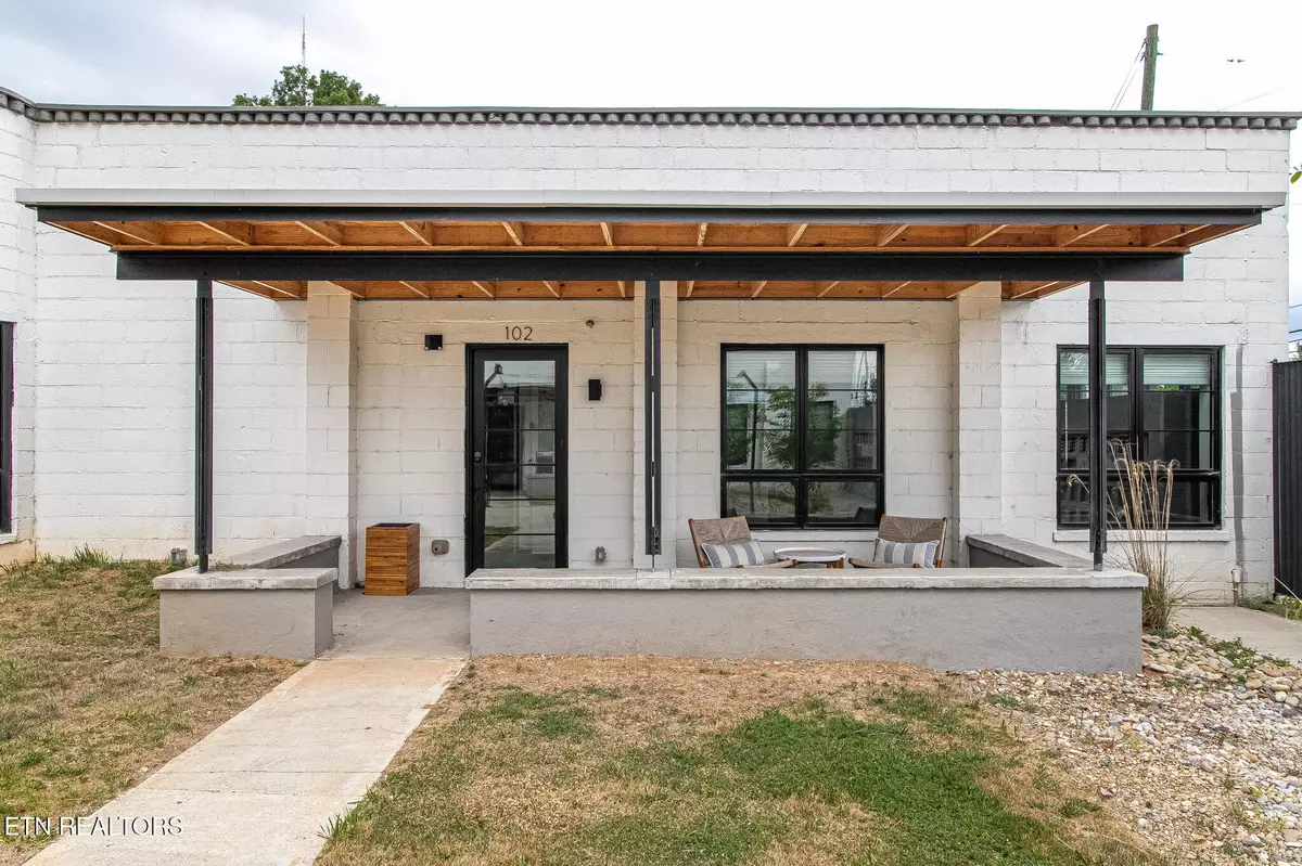 Knoxville, TN 37917,3415 Broadway St #102