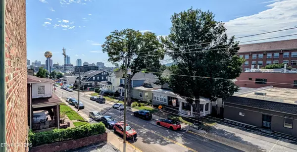 Knoxville, TN 37916,510 14th St #301