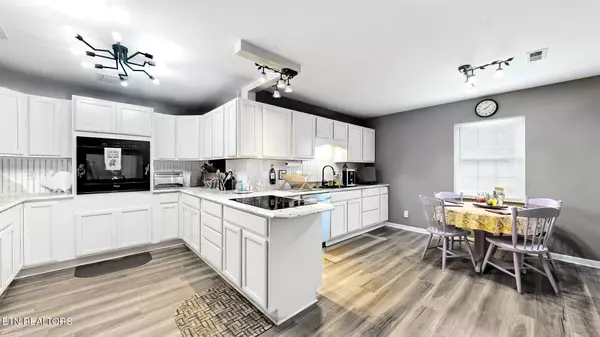 Maryville, TN 37804,3434 Davis Ford Rd