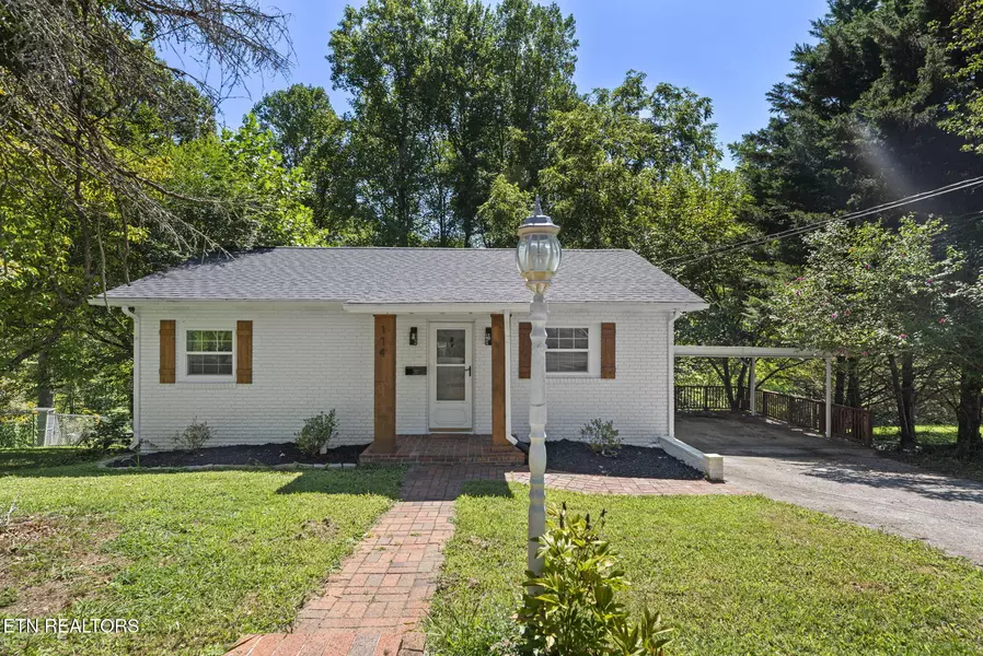 114 Orange LN, Oak Ridge, TN 37830