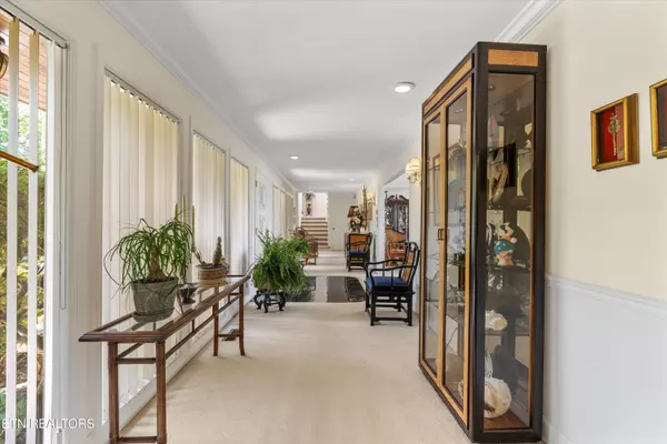 Knoxville, TN 37920,2401 Craghead LN