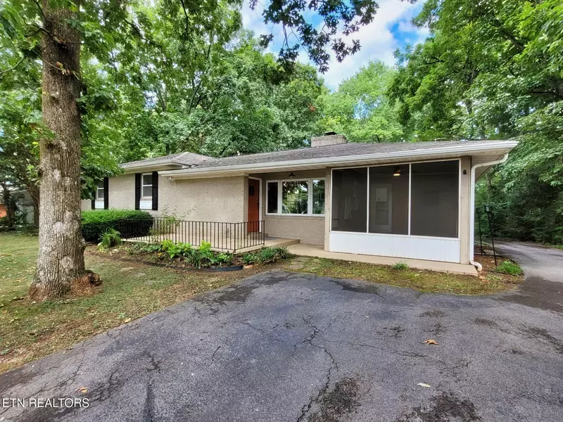 11153 Sonja DR, Knoxville, TN 37934
