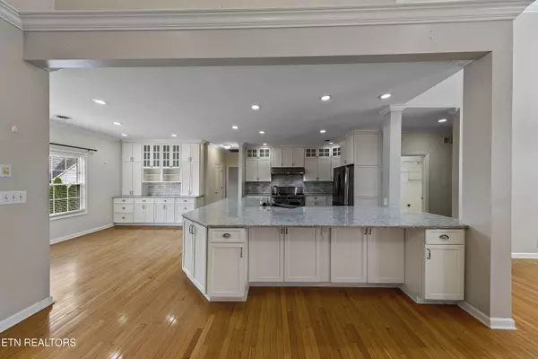 Knoxville, TN 37922,13156 Clear Ridge Rd