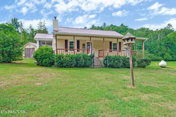 883 Old Harriman Hwy, Harriman, TN 37748