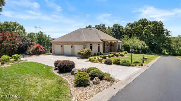 Loudon, TN 37774,402 Catoosa LN