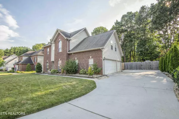 Knoxville, TN 37923,866 Baylor CIR