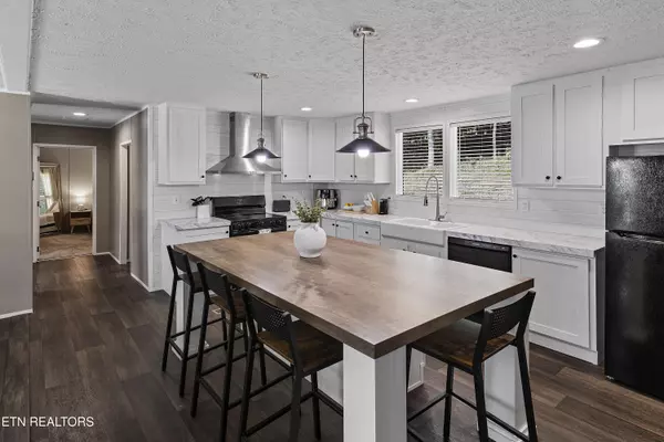 Kingston, TN 37763,305 Willow DR