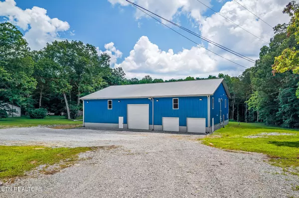 Crossville, TN 38571,1899 Cow Pen Rd Off Rd