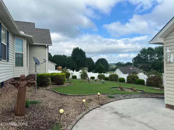 Jacksboro, TN 37757,264 Cypress LN