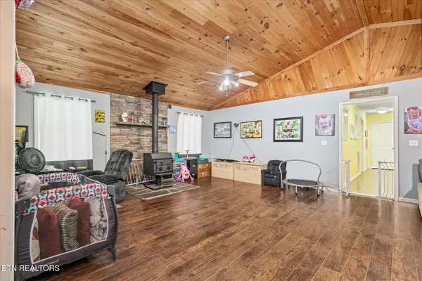 Jamestown, TN 38556,221 Cedar Grove LN