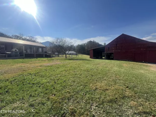 Sevierville, TN 37862,3130-3132 Westover DR