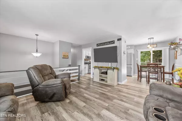 Knoxville, TN 37918,701 Ike LN