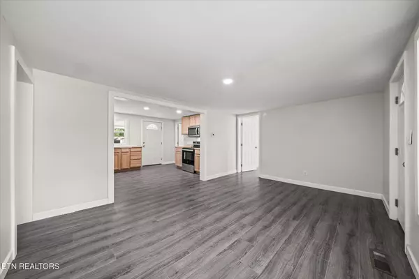 Livingston, TN 38570,304 Airport Road