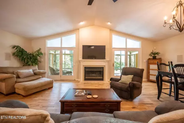 Loudon, TN 37774,180 Oonoga WAY