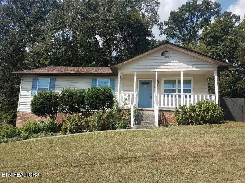 825 Bent Tree Rd, Knoxville, TN 37934