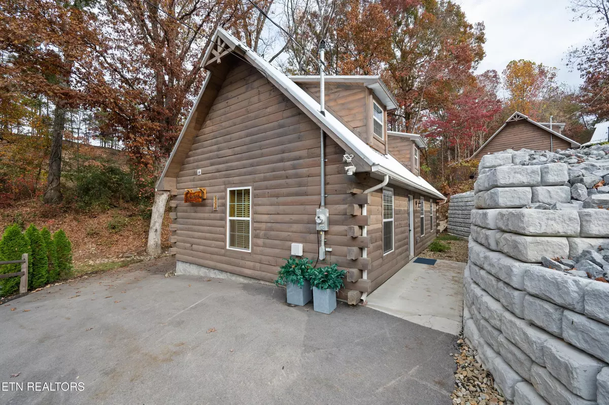 Pigeon Forge, TN 37863,513 Golf Rd