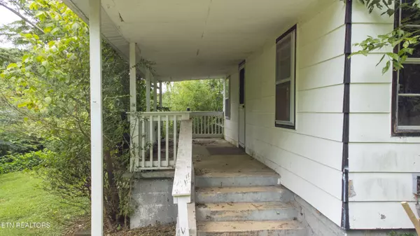 Clinton, TN 37716,295 Carroll Hollow Rd