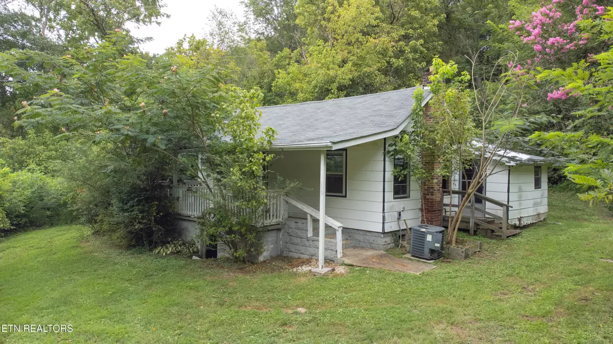 Clinton, TN 37716,295 Carroll Hollow Rd