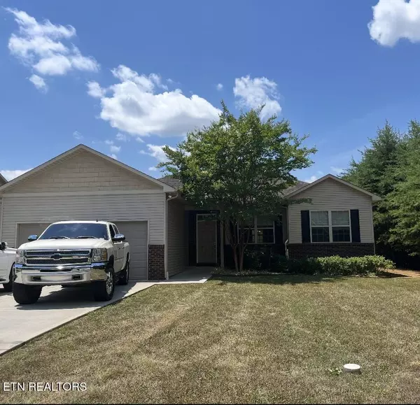 Lenoir City, TN 37772,290 Garnet Hill DR