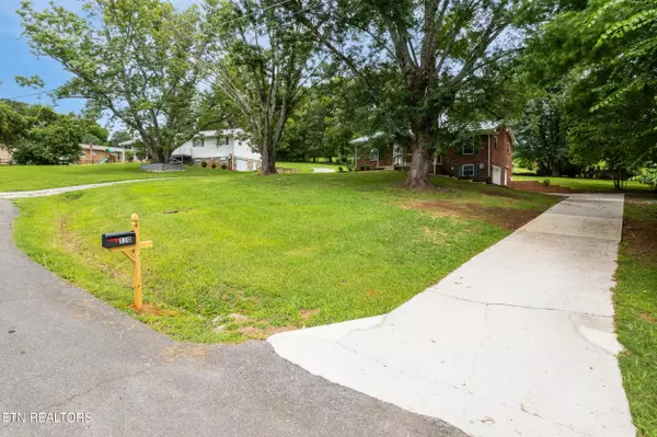 Jefferson City, TN 37760,110 Lennox DR