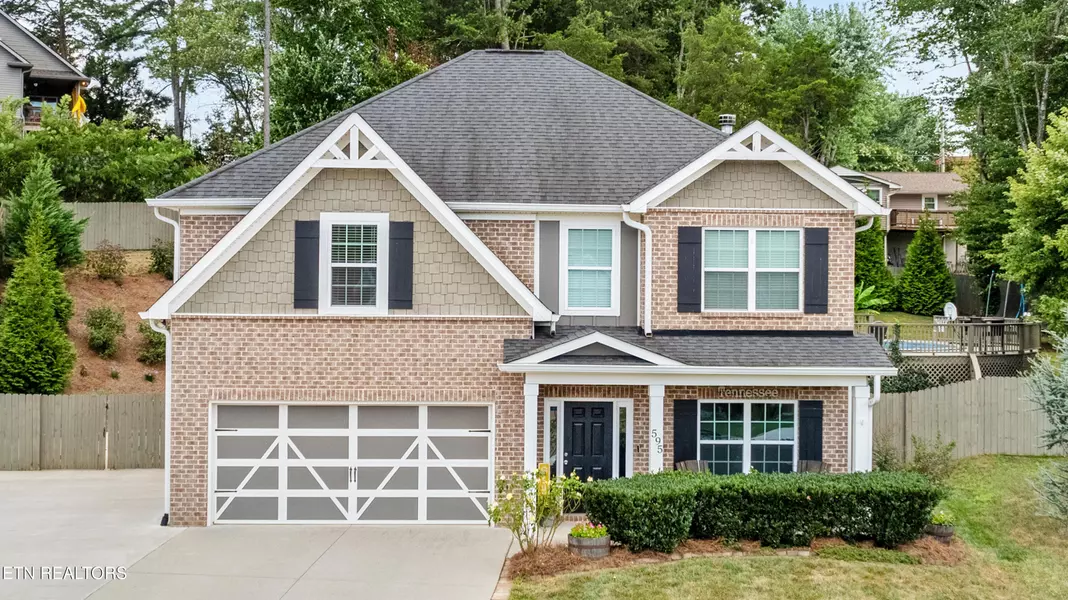 595 Glenbrook DR, Lenoir City, TN 37771