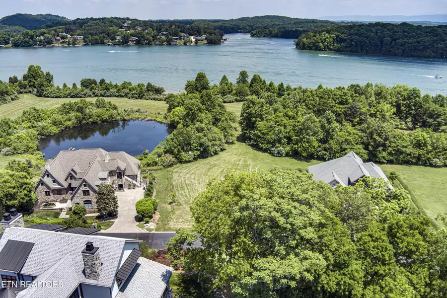320 Cormorant DR, Vonore, TN 37885