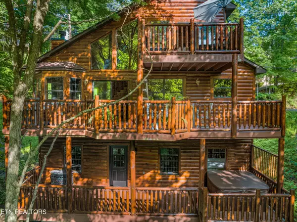 1444 Baden DR, Gatlinburg, TN 37738