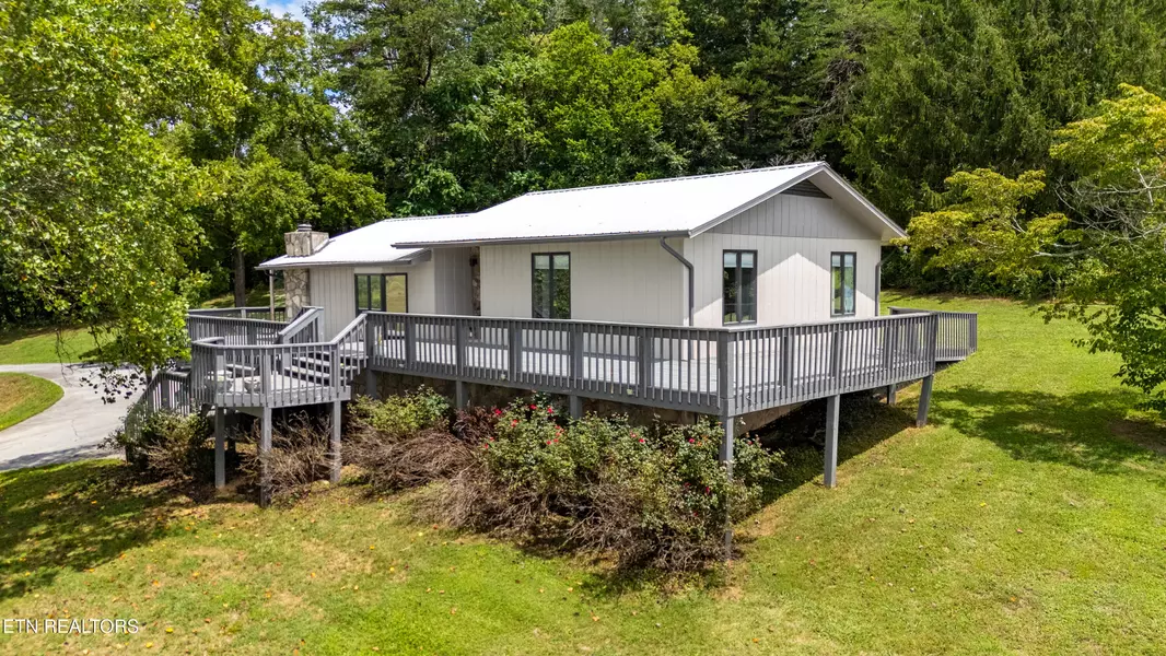 2408 Russell Rd, Kodak, TN 37764