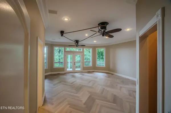 Sevierville, TN 37876,431 Thomas Loop Rd