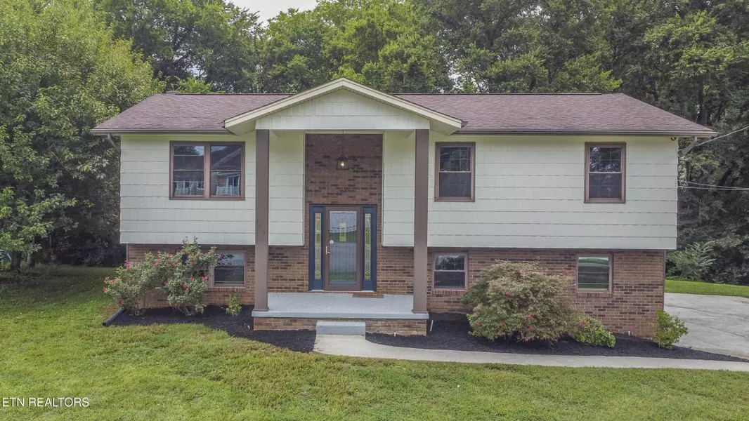 805 Denise CT, Powell, TN 37849