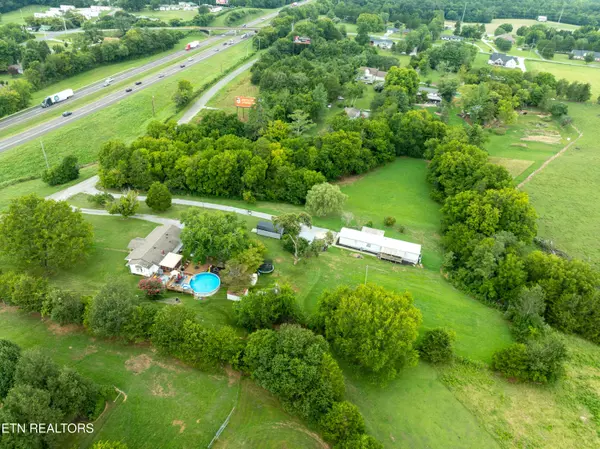 Clinton, TN 37716,141 Cox Loy LN