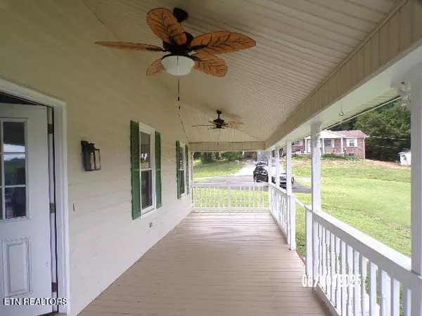 Oliver Springs, TN 37840,886 Old Harriman Hwy