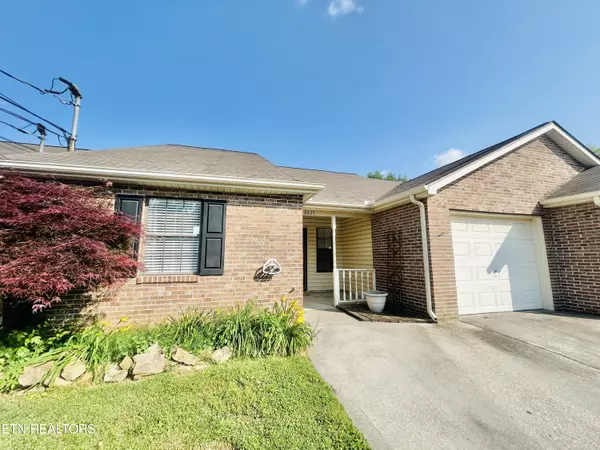 8637 Denmark St, Knoxville, TN 37931