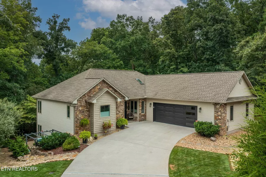 302 Tanasi PT, Loudon, TN 37774