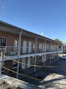 215 Race St #16, Kingston, TN 37763