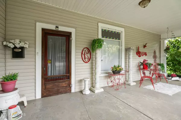 Sparta, TN 38583,107 N Main St