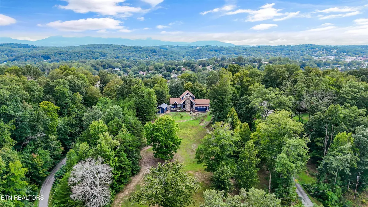 Clinton, TN 37716,350 Ridgewood DR