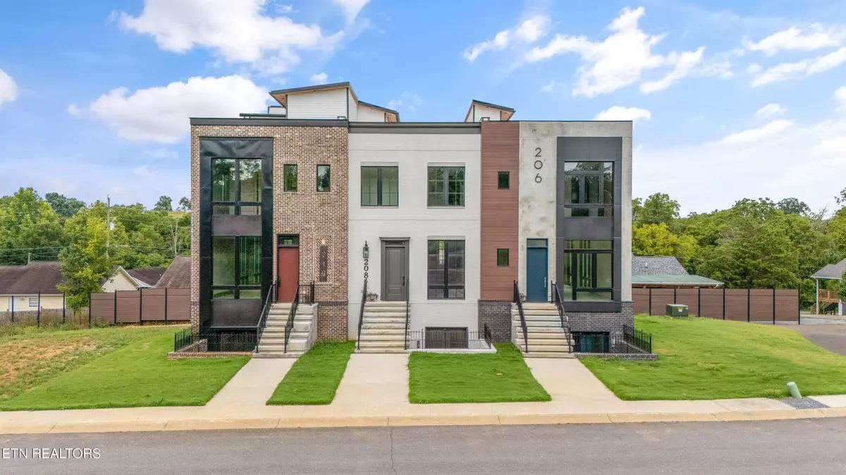 Sevierville, TN 37876,208 Granite DR