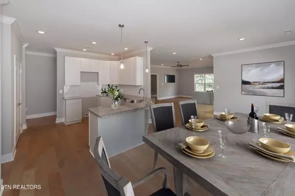 Knoxville, TN 37931,7960 Conductor WAY #63