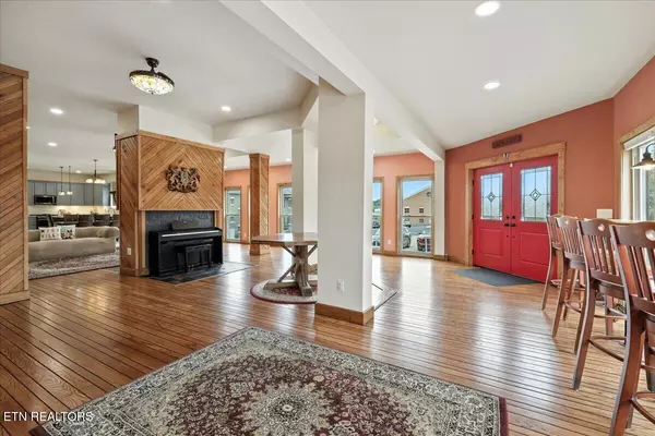 Maryville, TN 37804,321 High St