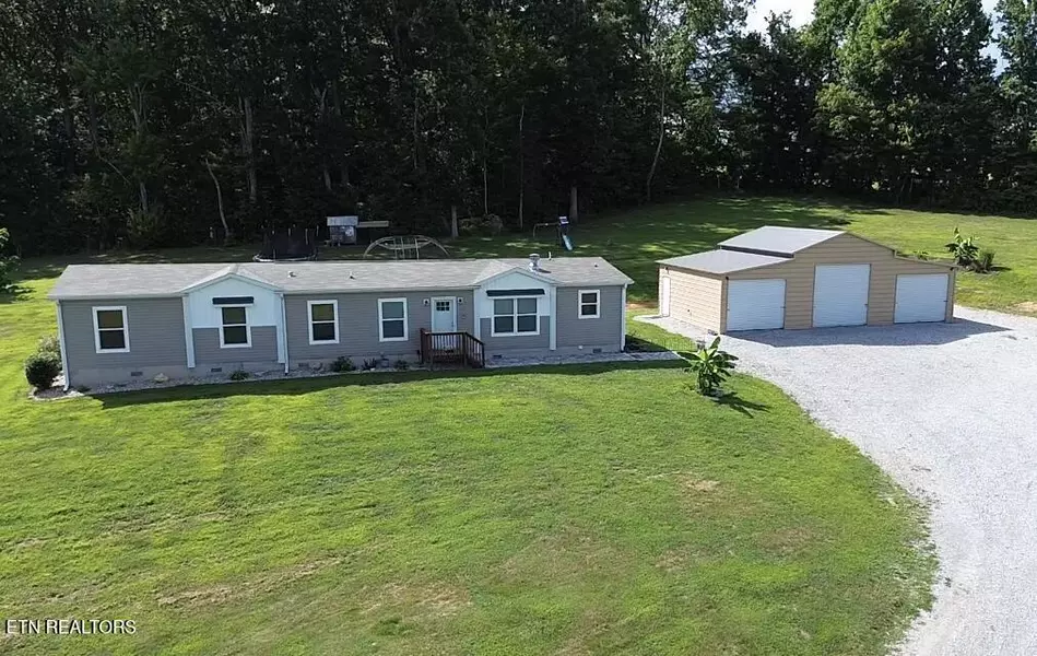 1814 Bacchus Rd, Tazewell, TN 37879