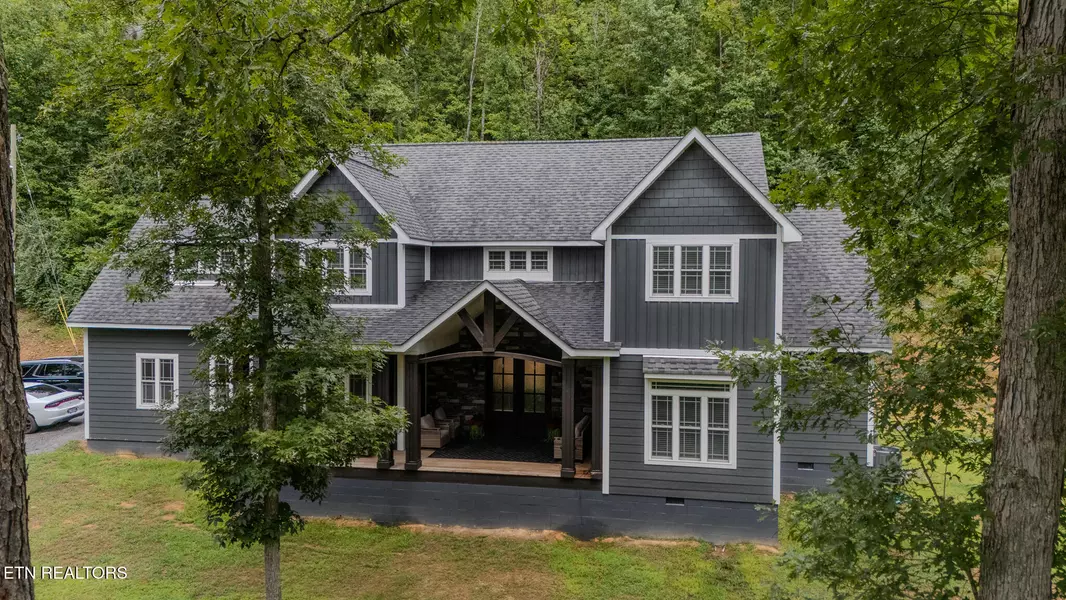 850 Big Buck LN, Middlesboro, KY 40965