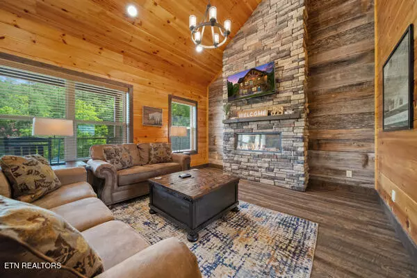 Sevierville, TN 37876,147 Smoky Mountain Way