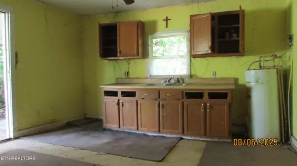 Loudon, TN 37774,1106 Freedman St