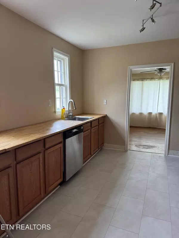 Rockwood, TN 37854,417 Rockwood St. St