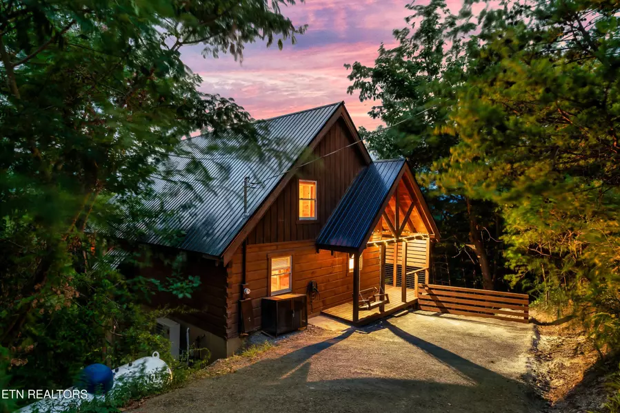 932 Falcon View Way, Sevierville, TN 37862