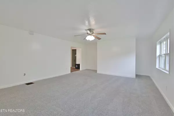 Jacksboro, TN 37757,165 Gamble DR