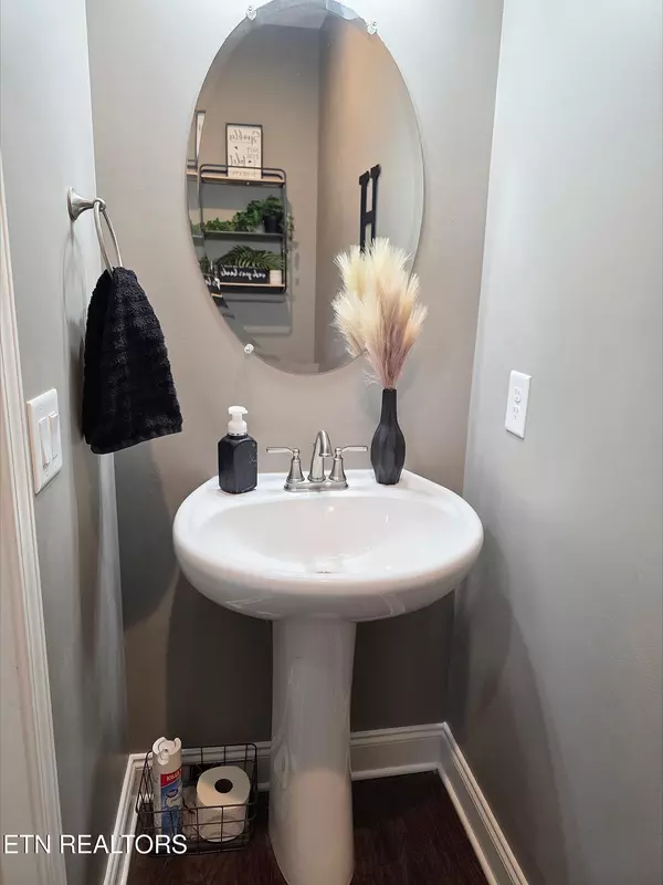 Lenoir City, TN 37771,131 Glenview DR