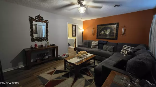 Clinton, TN 37716,229 Doe Run Blvd